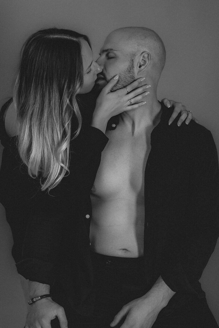 sensual_couple_boudoir_wien&niederösterreich&burgenland_philipp_allmaier_fotografie_ASC09099-Bearbeitet_(2)